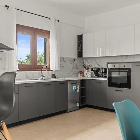 Apartment Md With Private Jacuzzi Near The Limenas Chersonisou