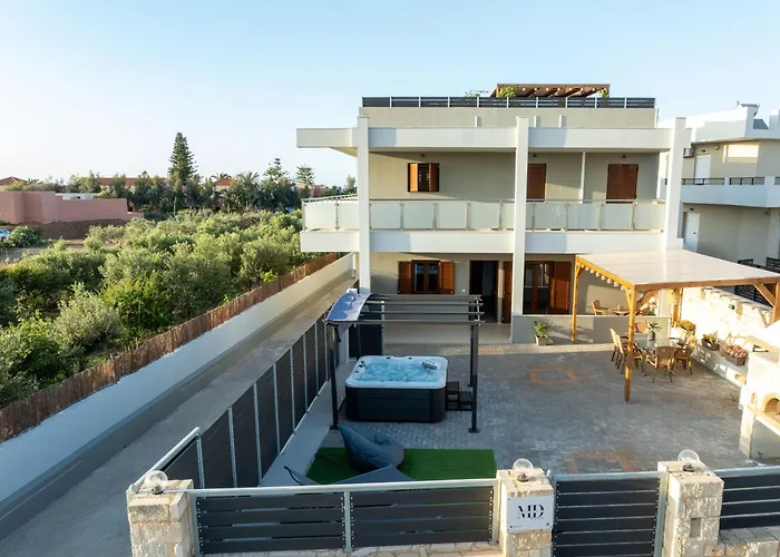 Md With Private Jacuzzi Near The