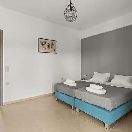 Md With Private Jacuzzi Near The ヘルソニソス