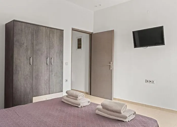 Md With Private Jacuzzi Near The Apartment *