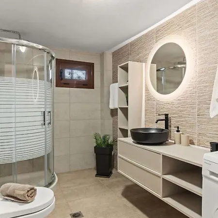 Md With Private Jacuzzi Near The *