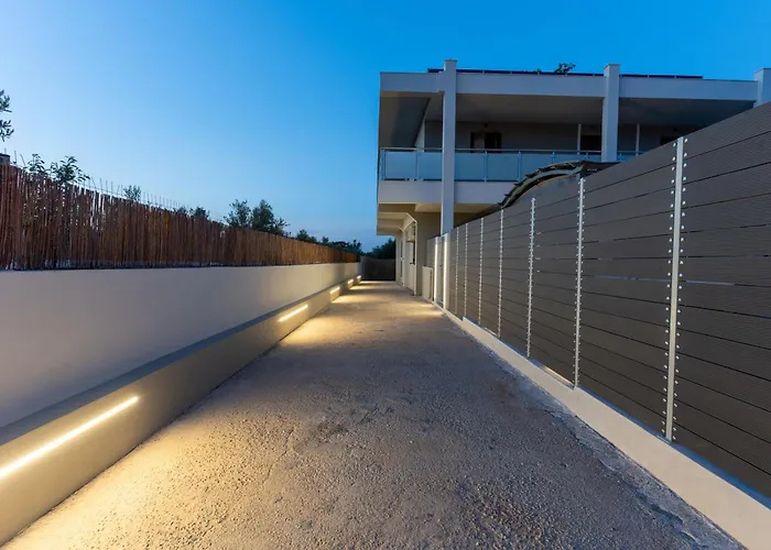 Md With Private Jacuzzi Near The *